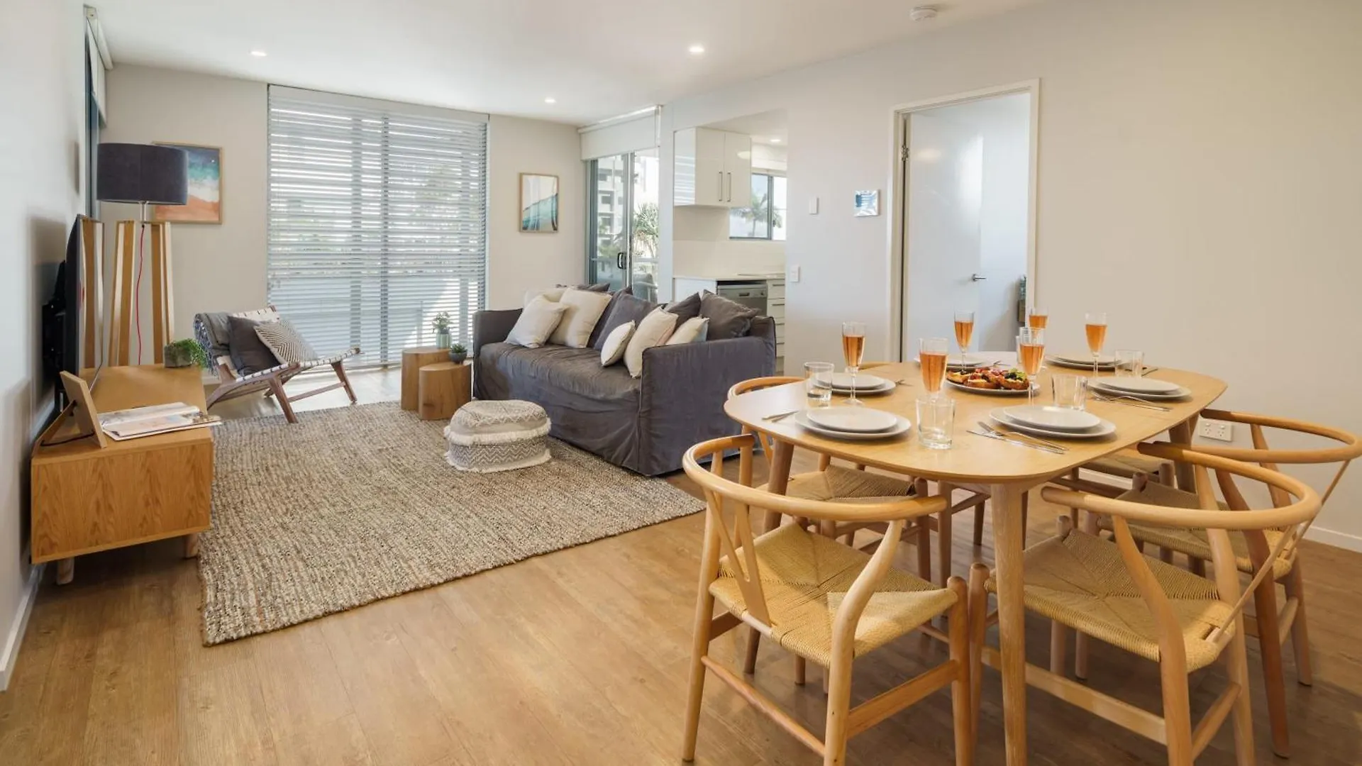 Ocean Breeze Retreat: Kings Coastal Apartment Caloundra 0*,  Australien