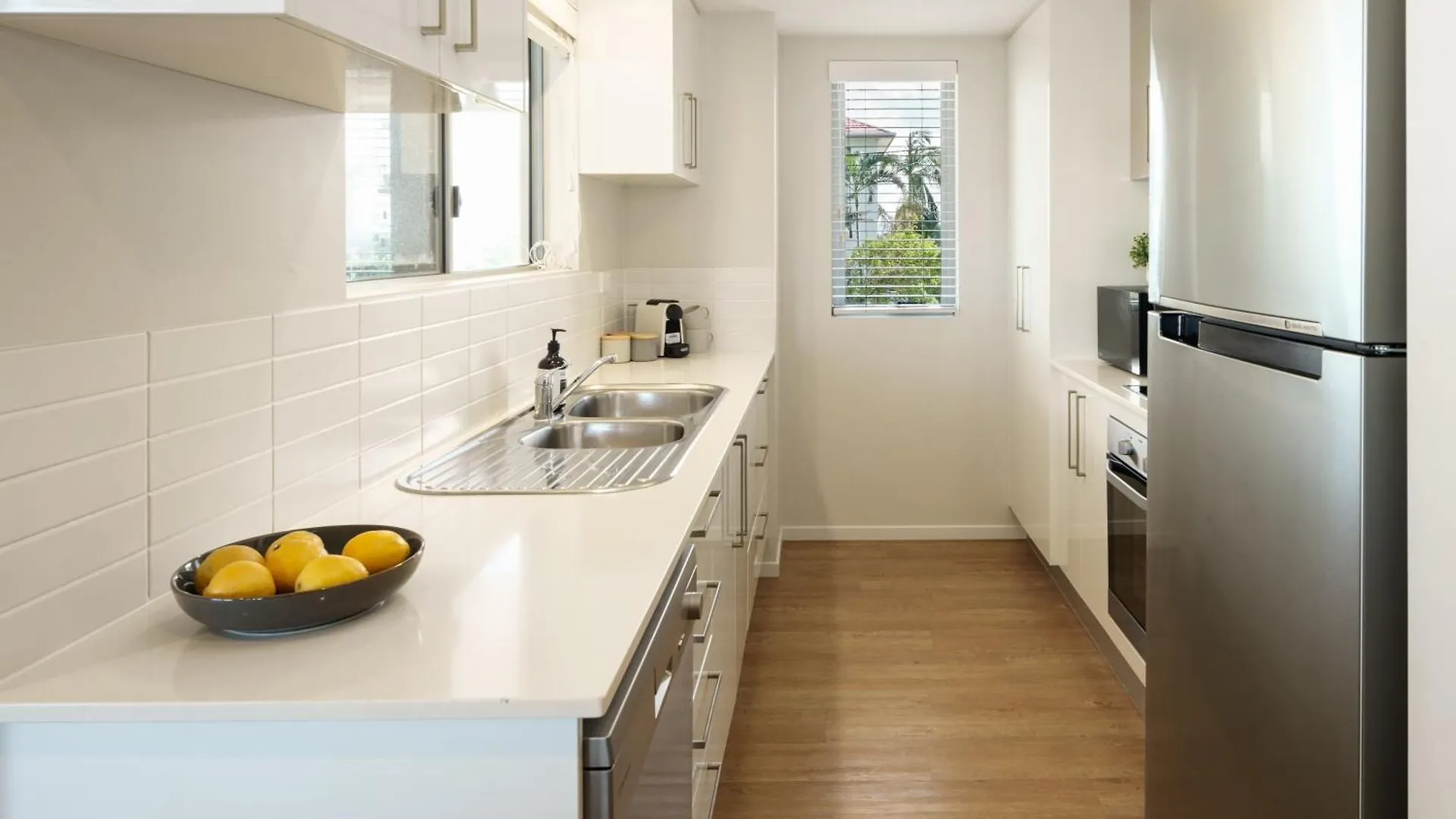 Ocean Breeze Retreat: Kings Coastal Apartment Калаундра Австралия