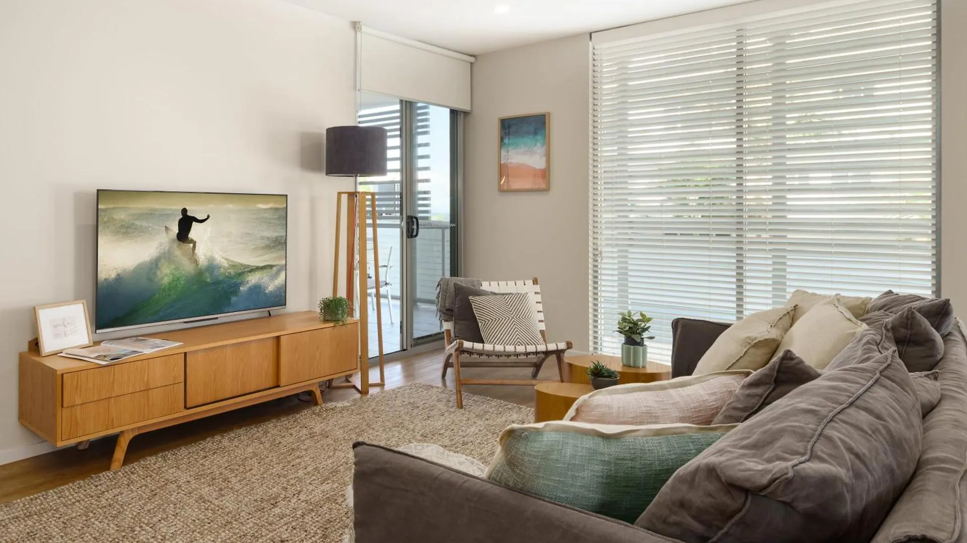Ocean Breeze Retreat: Kings Coastal Apartment Калаундра