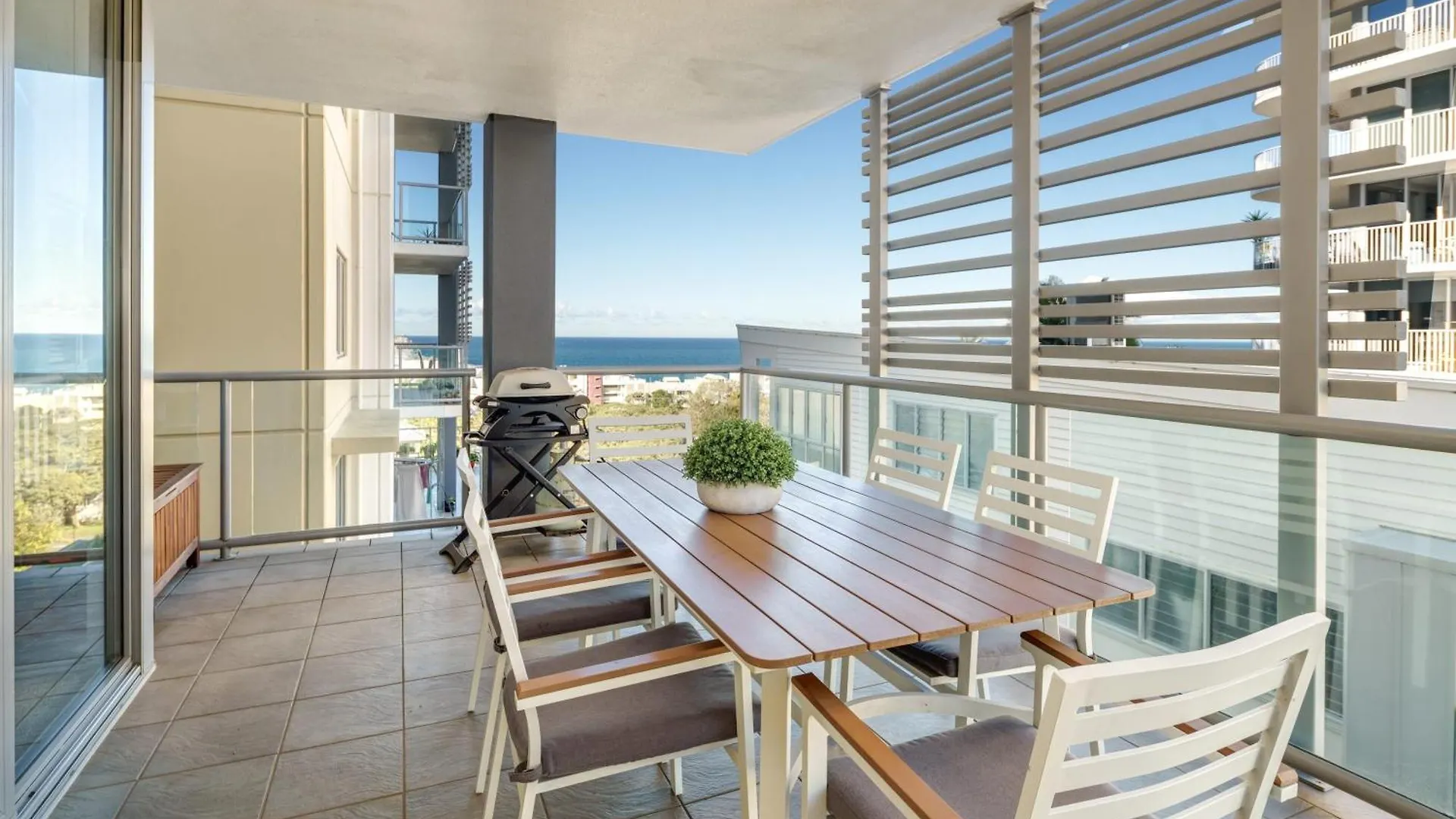 Ocean Breeze Retreat: Kings Coastal Apartment Калаундра 0*,  Австралия